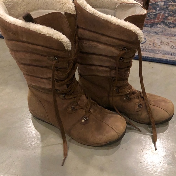 Helly Hansen Brown Leather Winter Boots - Picture 2 of 6